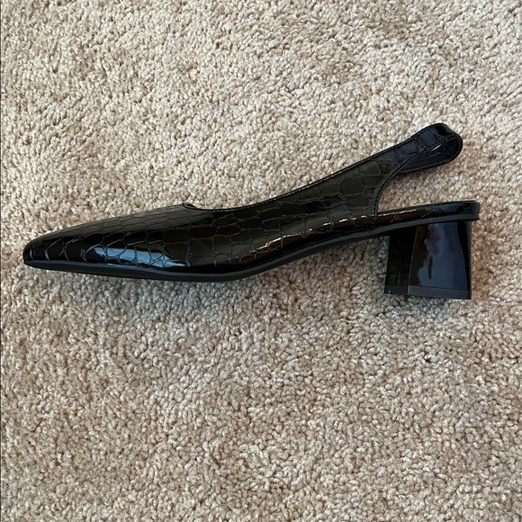 NWT Bareroots Embossed Slingbacks - Picture 2 of 7